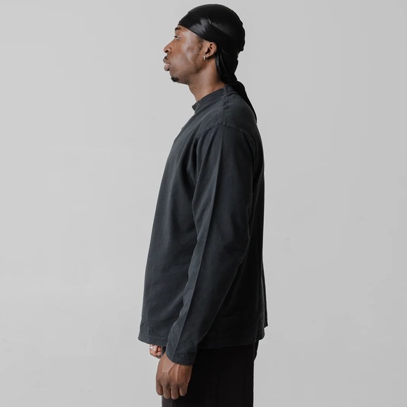 Like New Men’s Size Medium Yeezy X Gap Long-sleeve Crewneck T-shirt In Black - Picture 1 of 12